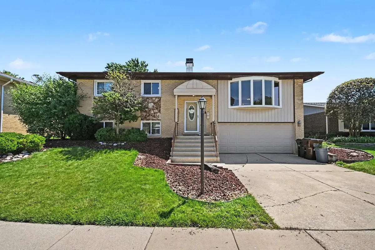 15329 Maple Drive, Oak Forest, IL 60452 - #1