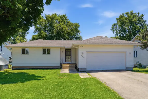 2004 W 4th Street, Dixon, IL 61021