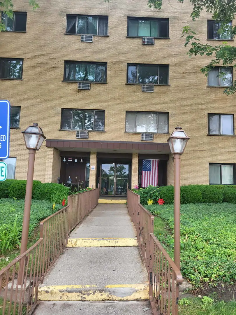 6670 S Brainard Avenue #404, Countryside, IL 60525 - #2