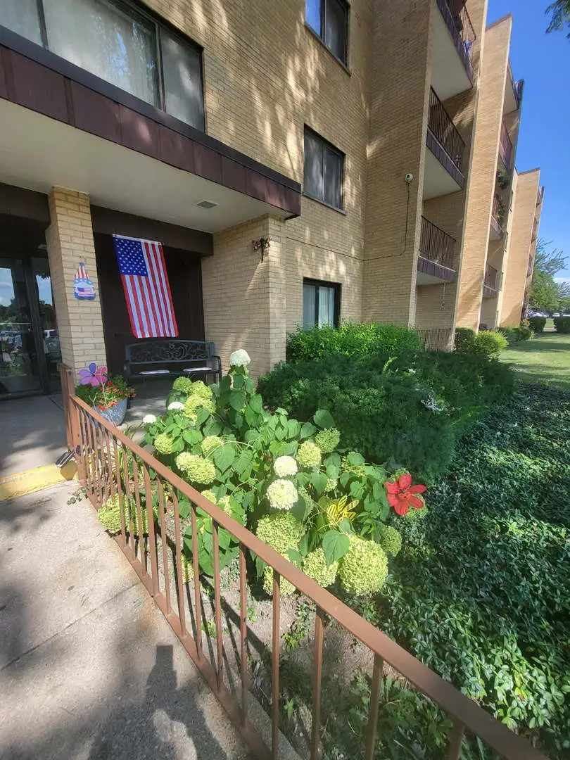 6670 S Brainard Avenue #404, Countryside, IL 60525 - #3