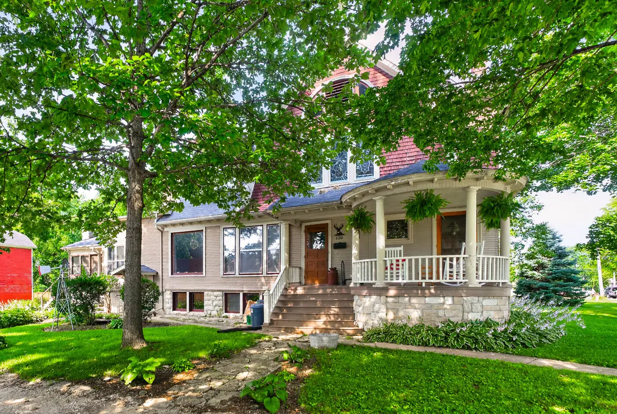 120 Elmwood Place, Sandwich, IL 60548 - #1