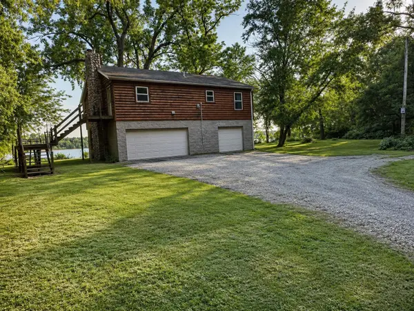 3996 Highway 22, Blue Grass, IA 52726