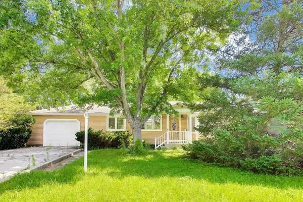20831 N Maple Court, Deerfield, IL 60015