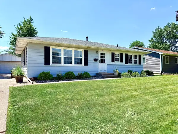 446 34th Avenue, East Moline, IL 61244