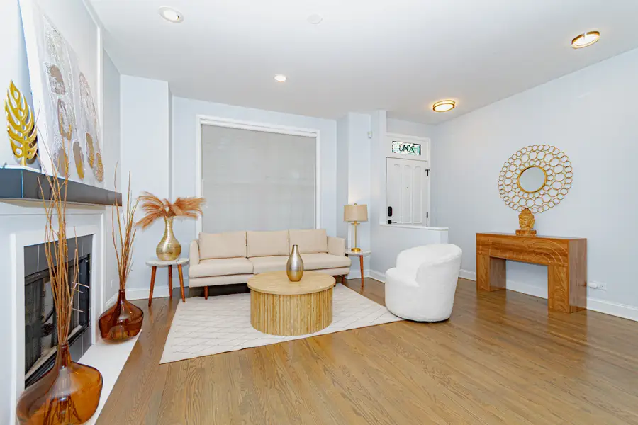 2043 W Saint Paul Avenue, Chicago, IL 60647 - #3