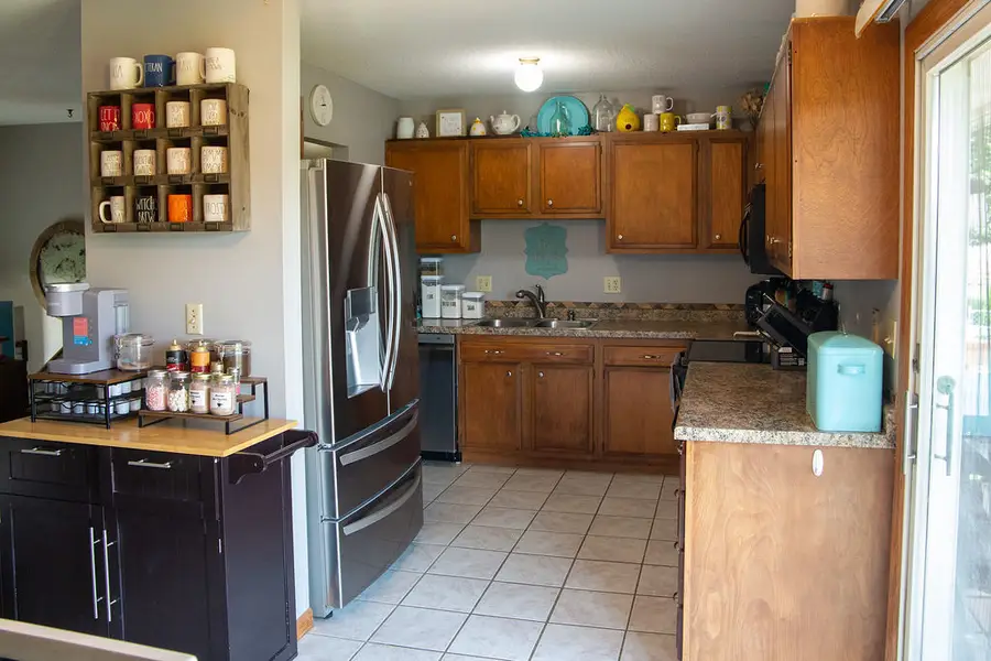 1015 Suncrest Drive, Fulton, IL 61252 - #3
