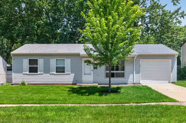 103 Willow Road, Streamwood, IL 60107