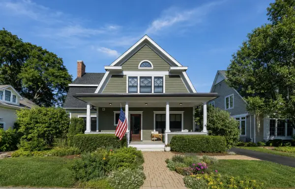 611 Prairie Avenue, Barrington, IL 60010