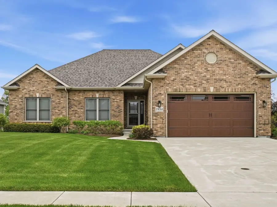 1934 Parkside Drive, Sycamore, IL 60178 - #2