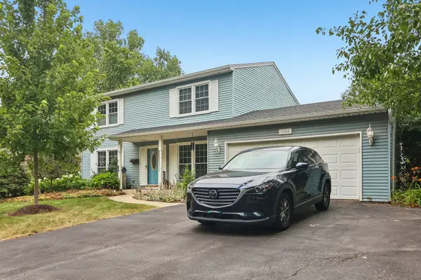 1644 Swallow Street, Naperville, IL 60565