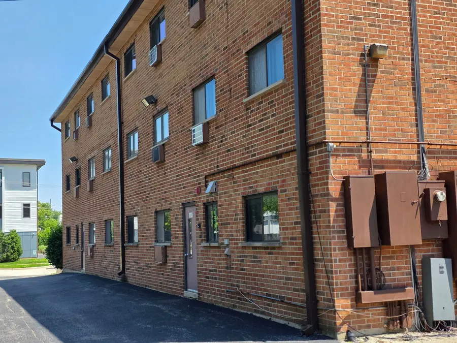 724 Warren Avenue #101, Downers Grove, IL 60515 - #3