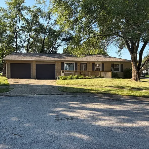 8 Sandburg Court, Clinton, IL 61727