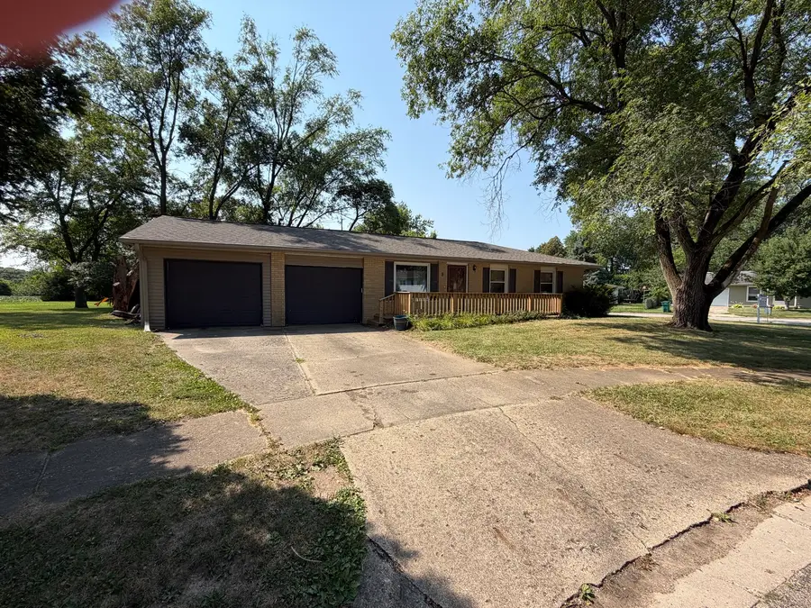 8 Sandburg Court, Clinton, IL 61727 - #2