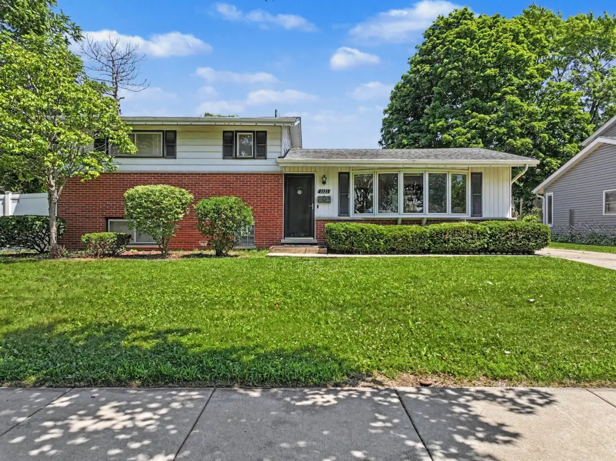 1121 N Crabtree Lane, Mount Prospect, IL 60056 - #1