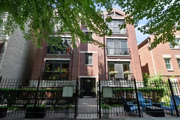 1242 N Maplewood Avenue #2S, Chicago, IL 60622
