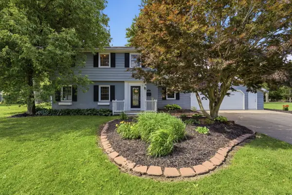 17 Sunset Circle, Bettendorf, IA 52722