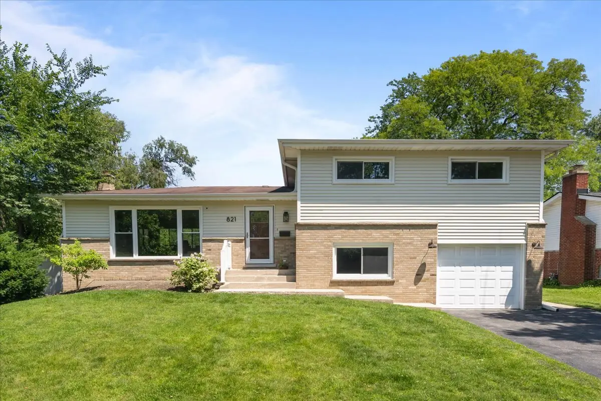 821 Castlewood Lane, Deerfield, IL 60015 - #1