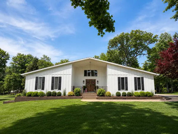 101 Patricia Court, Lexington, IL 61753