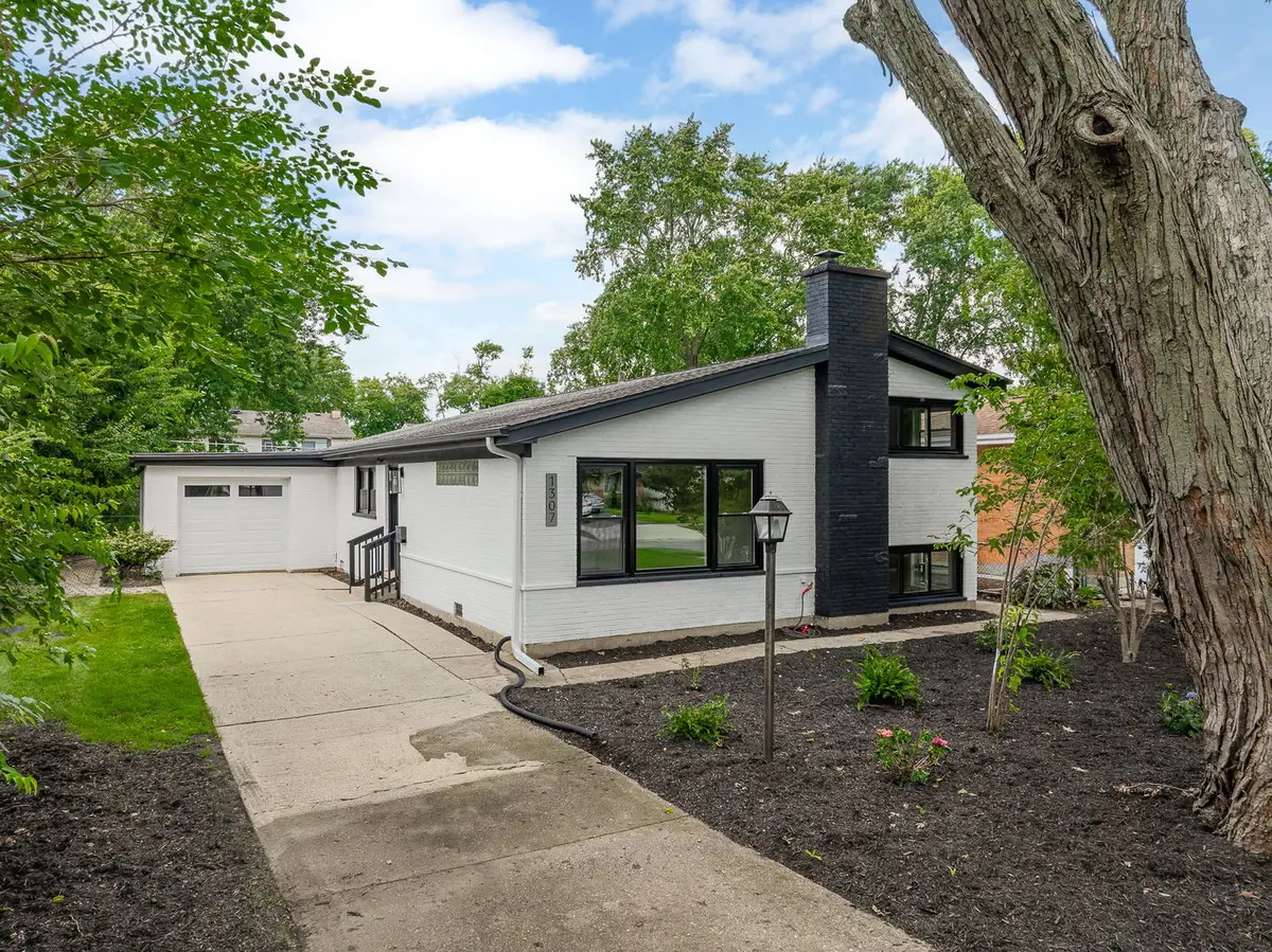 1307 Pershing Avenue, Wheaton, IL 60189 - #1