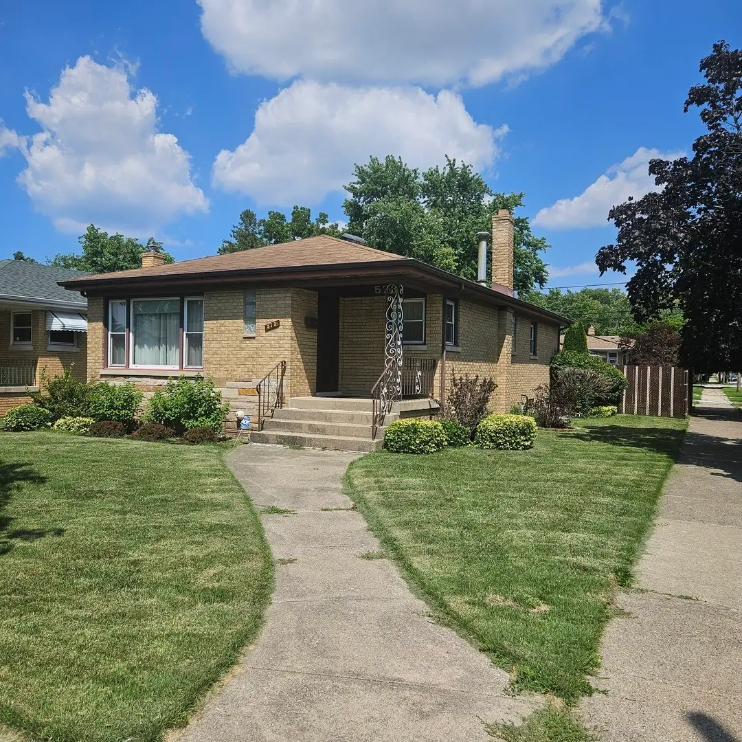 573 Gordon Avenue, Calumet City, IL 60409 - #1