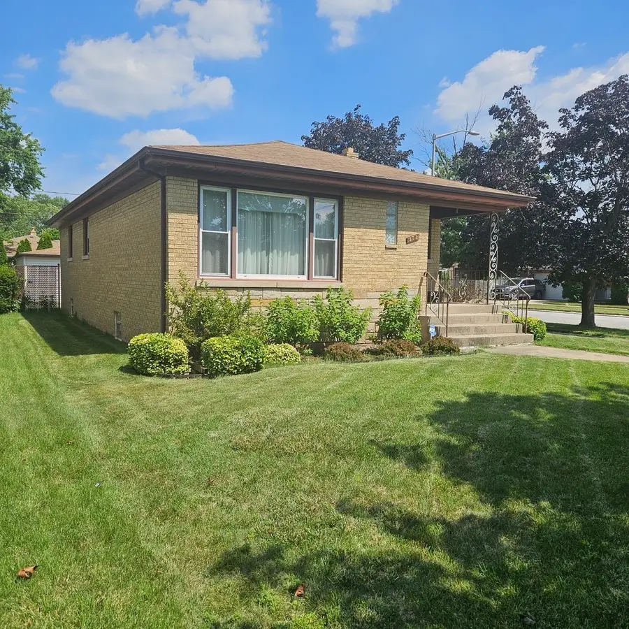573 Gordon Avenue, Calumet City, IL 60409 - #2