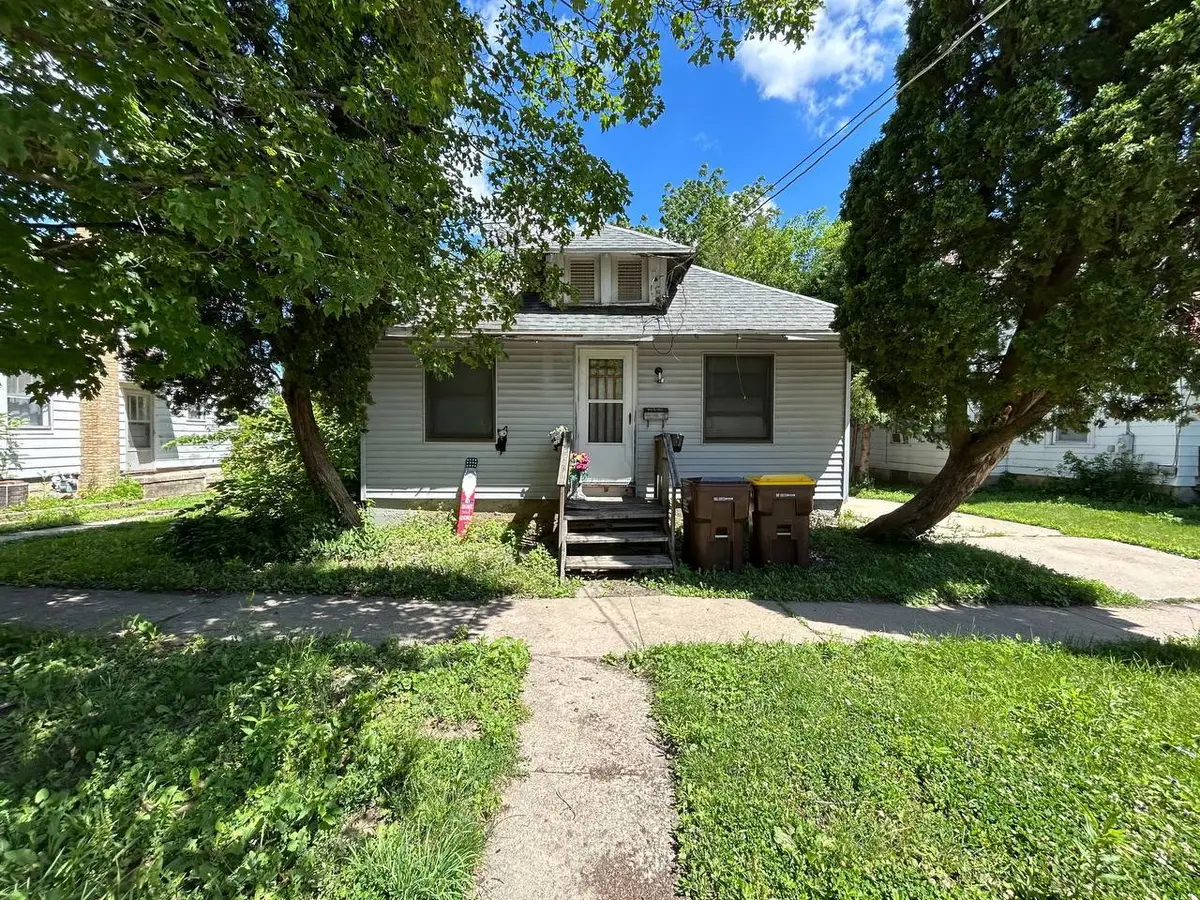 244 W Homer Street, Freeport, IL 61032 - #1