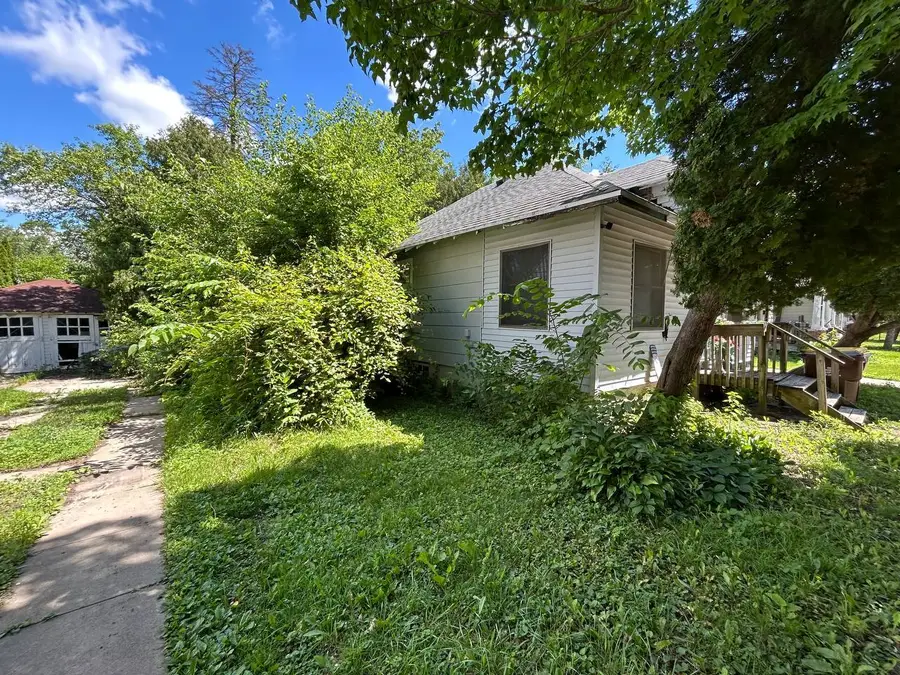 244 W Homer Street, Freeport, IL 61032 - #3