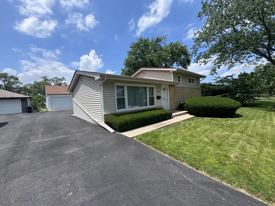 604 N Wilshire Drive, Mount Prospect, IL 60056 - #2
