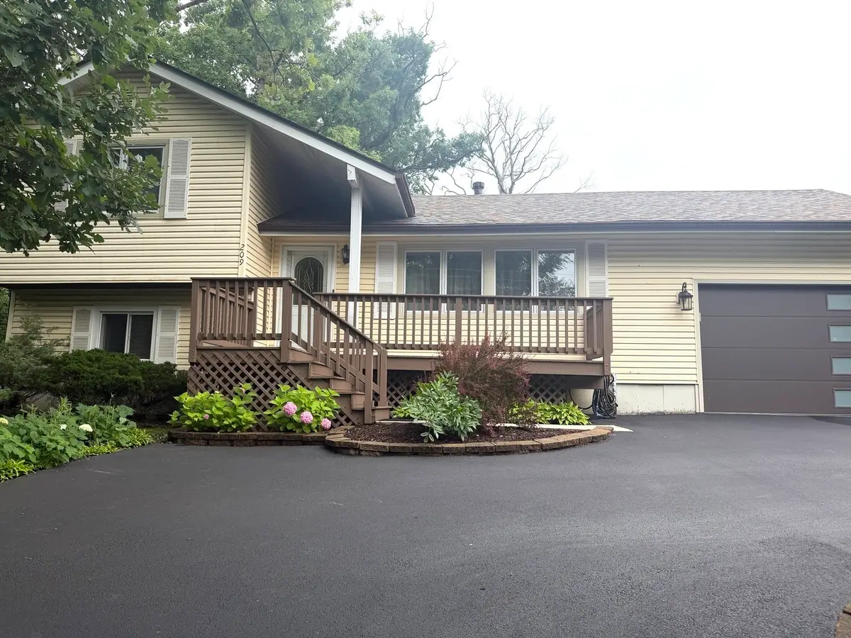 209 Rivers Drive, Lake Bluff, IL 60044 - #1