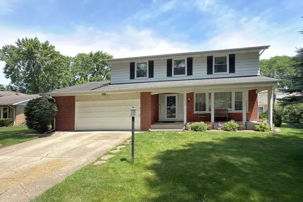2022 E Woodview Drive, Mount Prospect, IL 60056
