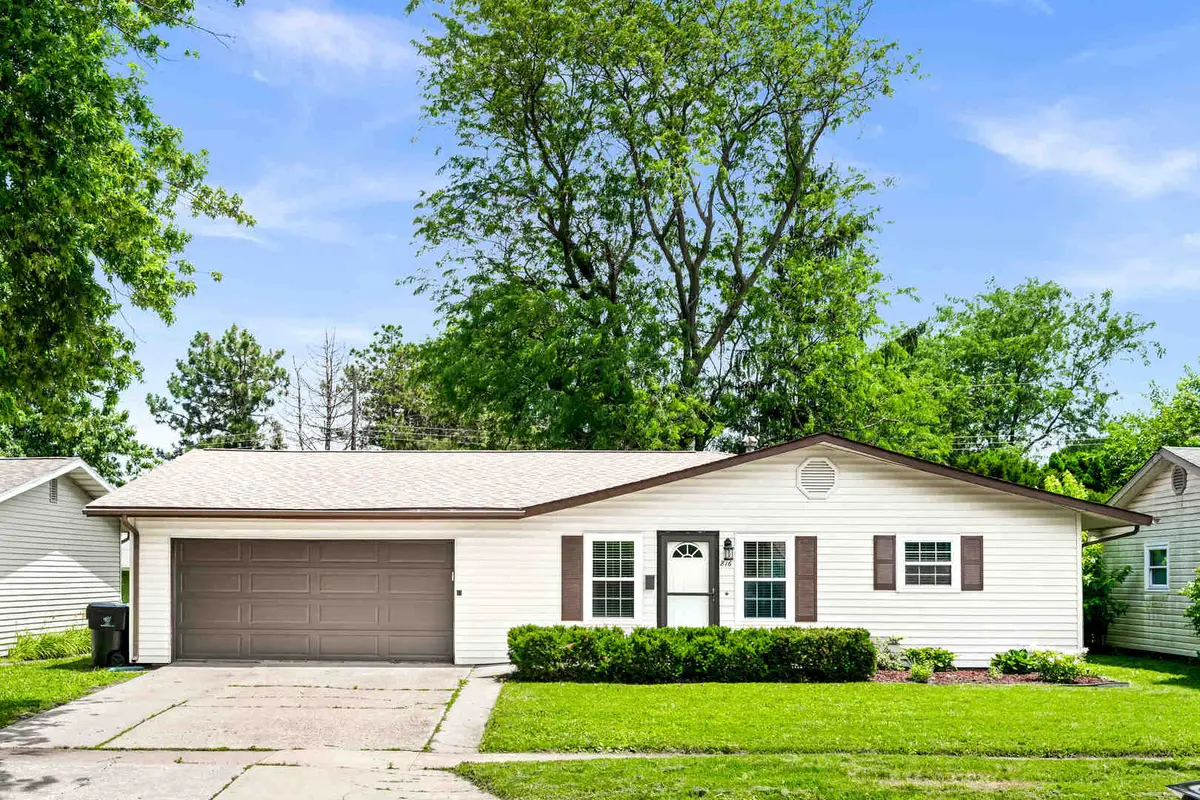 816 Mayflower Avenue, Bloomington, IL 61701 - #1