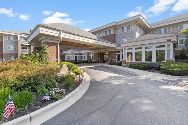 801 N Mclean Boulevard #124, Elgin, IL 60123