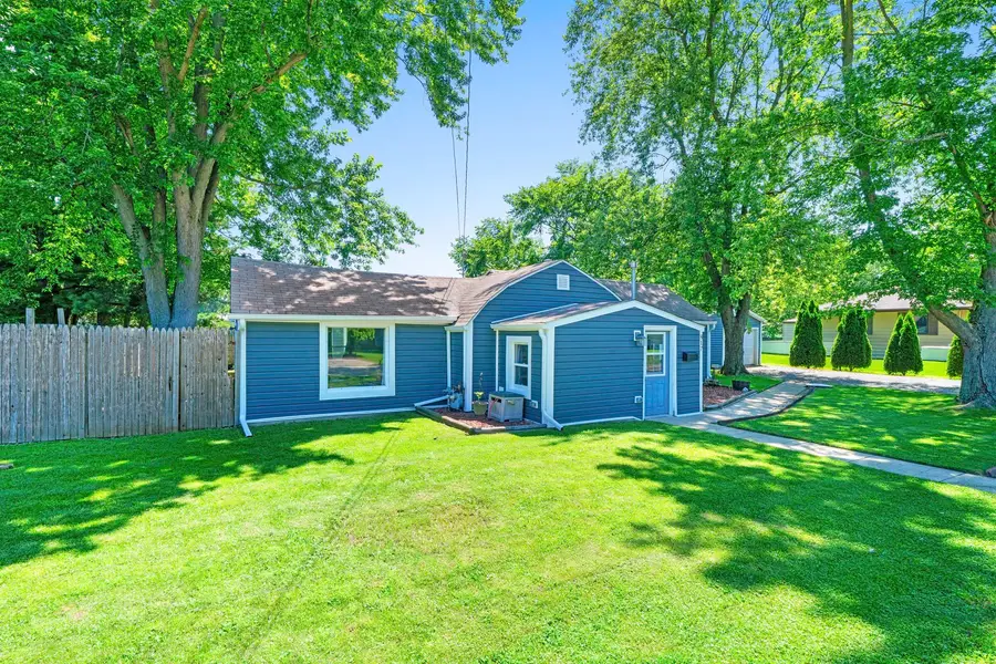 817 S Hugh Street, Plano, IL 60545 - #3