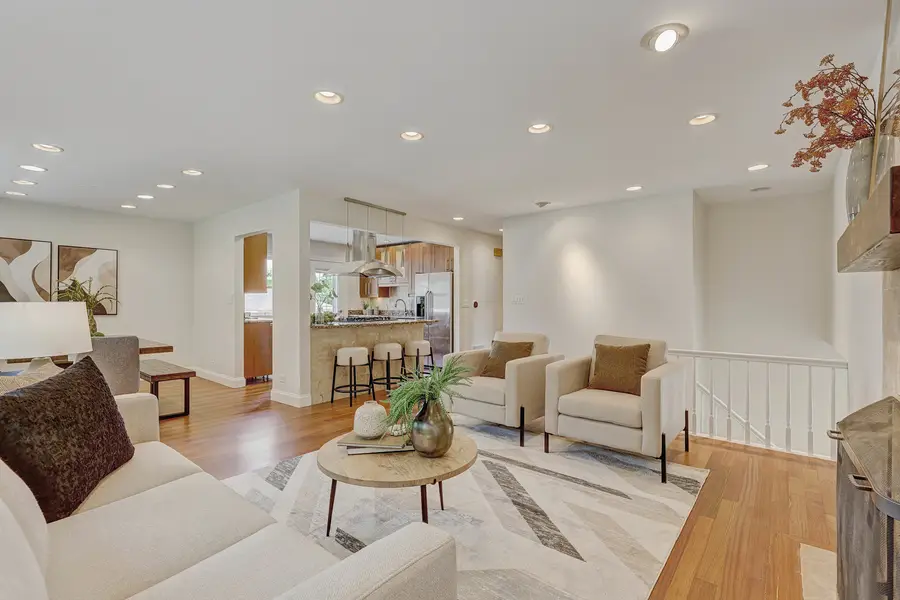 223 W Tanglewood Drive, Arlington Heights, IL 60004 - #3