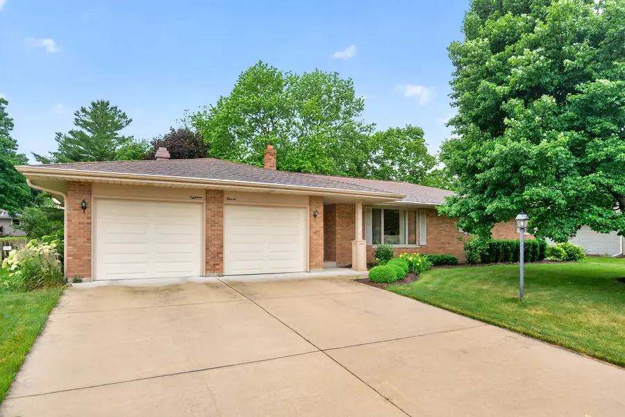 1811 Park Avenue, Sycamore, IL 60178 - #2
