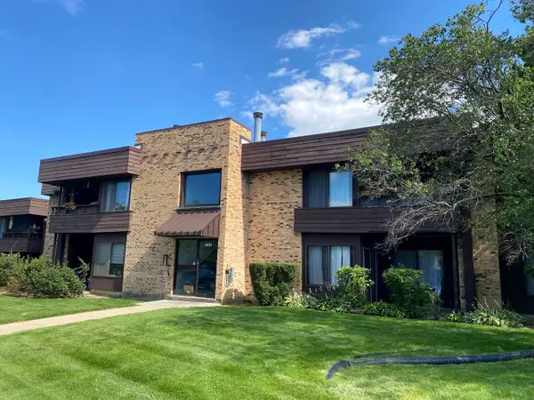 1411 N Sterling Avenue #202, Palatine, IL 60067