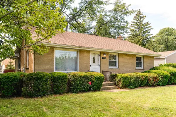 3615 Grandmore Avenue, Gurnee, IL 60031