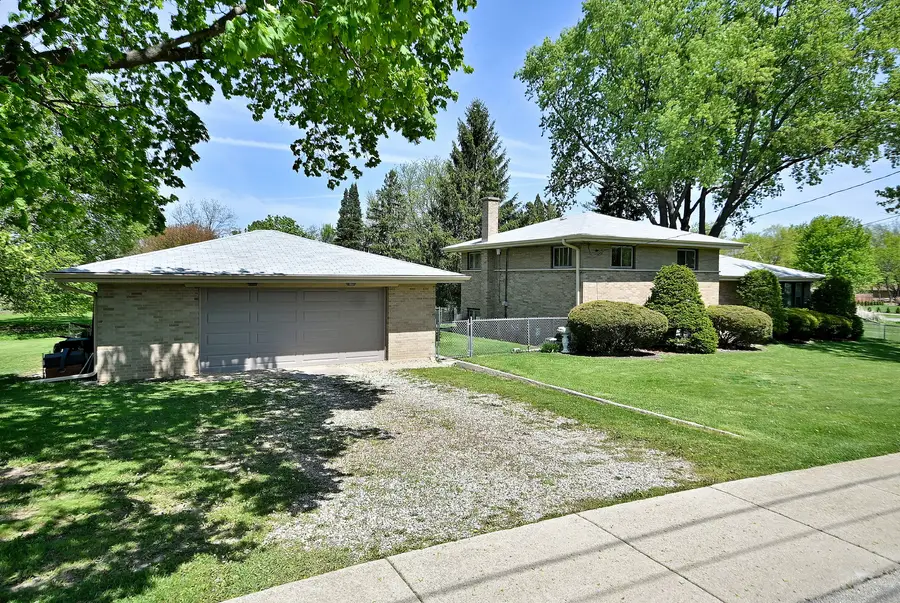 1030 W Kenilworth Avenue, Palatine, IL 60067 - #2