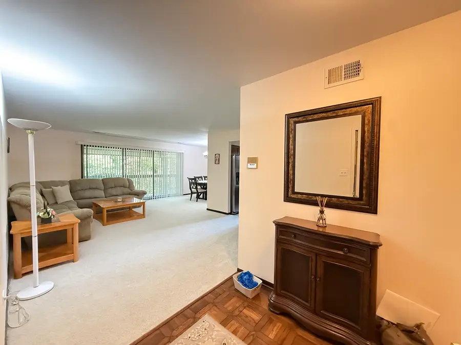 6135 Essex Court #D, Willowbrook, IL 60527 - #2