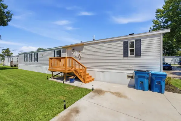 1710 W 4th Avenue, Coal Valley, IL 61240