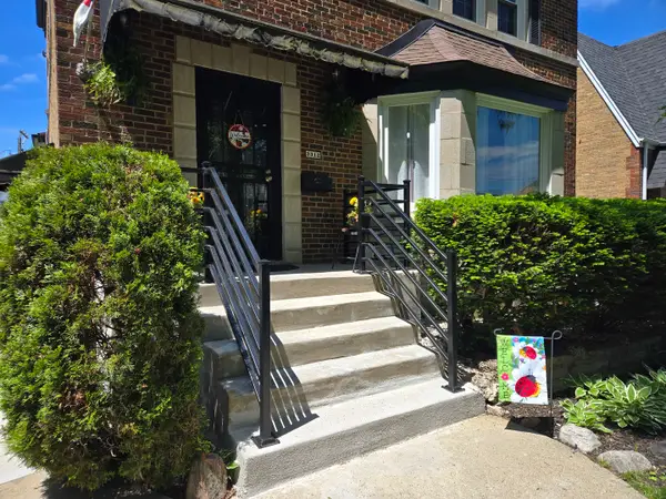 3312 N New England Avenue, Chicago, IL 60634