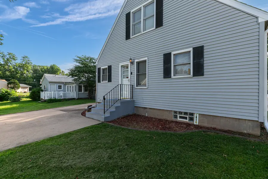 2424 28th Street, Rock Island, IL 61201 - #2