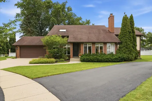 1615 N Dale Avenue, Arlington Heights, IL 60004