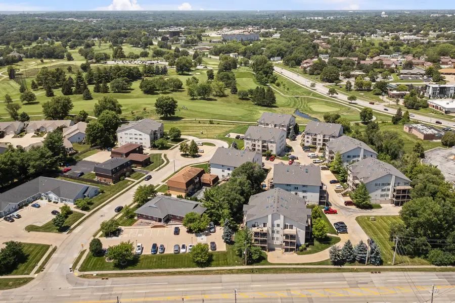 3203 Holiday Court #4, Bettendorf, IA 52722 - #3