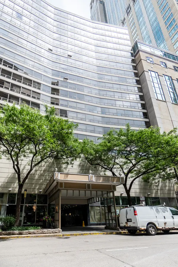 110 E Delaware Place #1804, Chicago, IL 60611