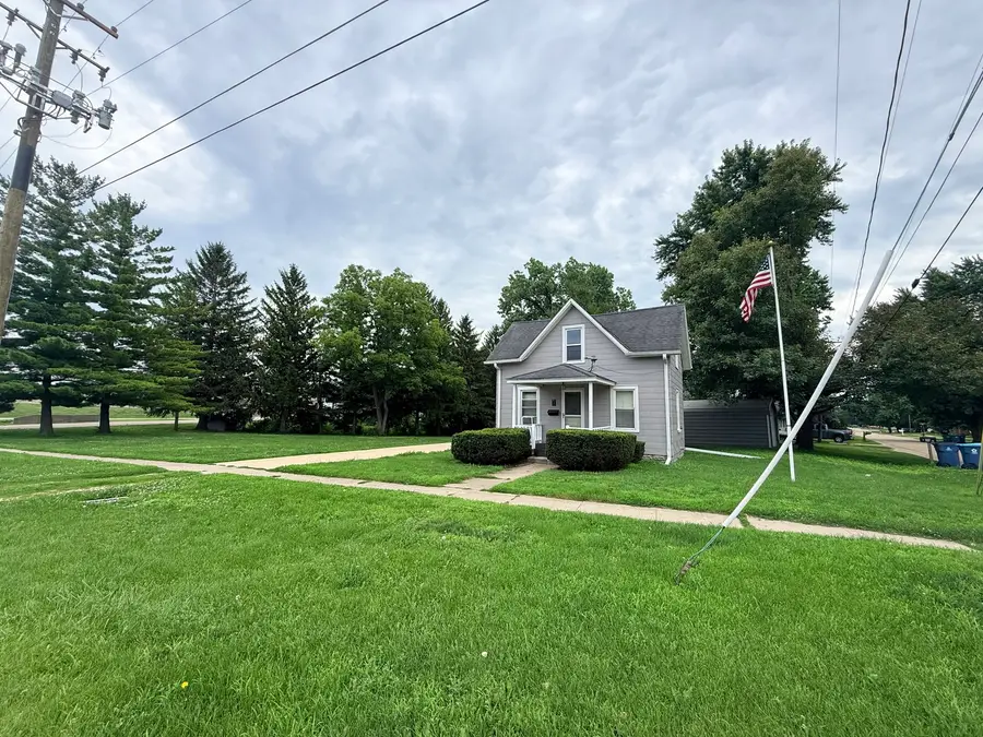 1 E Main Street, Amboy, IL 61310 - #2