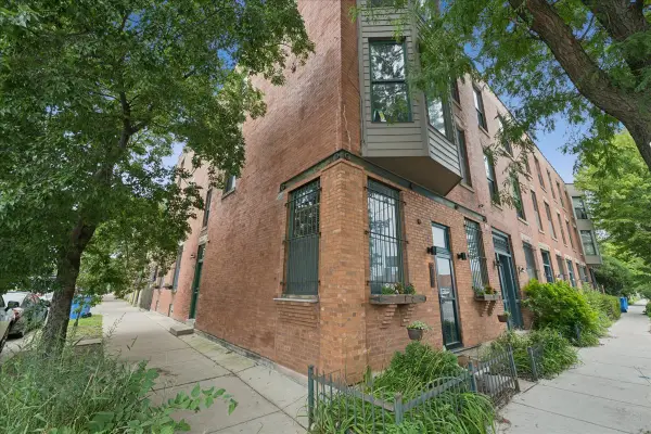 439 N Leavitt Street #3, Chicago, IL 60612
