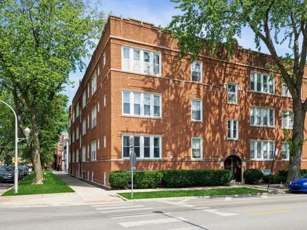7209 N Damen Avenue #2, Chicago, IL 60645