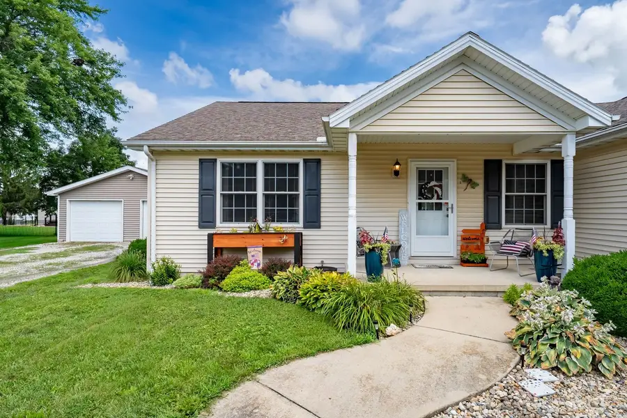 503 W Randolph Street #D, Heyworth, IL 61745 - #2