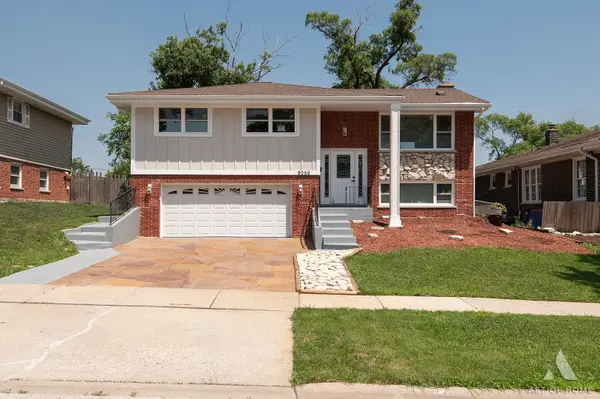 9050 W 93rd Street, Hickory Hills, IL 60457